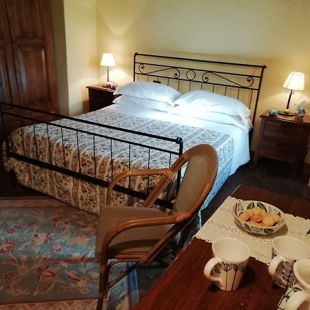 Agriturismo Il Mulino Delle Pile Киусдино Екстериор снимка