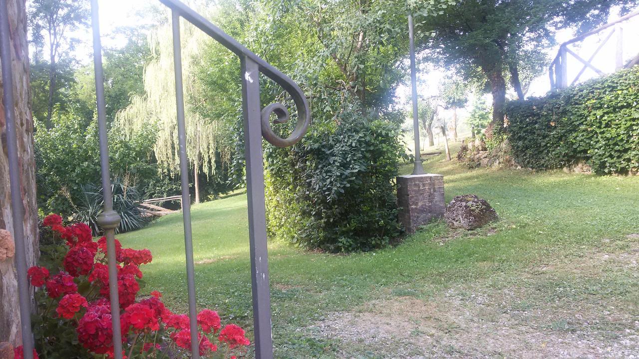 Agriturismo Il Mulino Delle Pile Киусдино Екстериор снимка