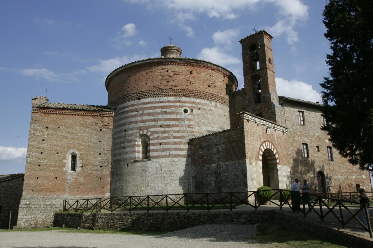 Agriturismo Il Mulino Delle Pile Киусдино Екстериор снимка