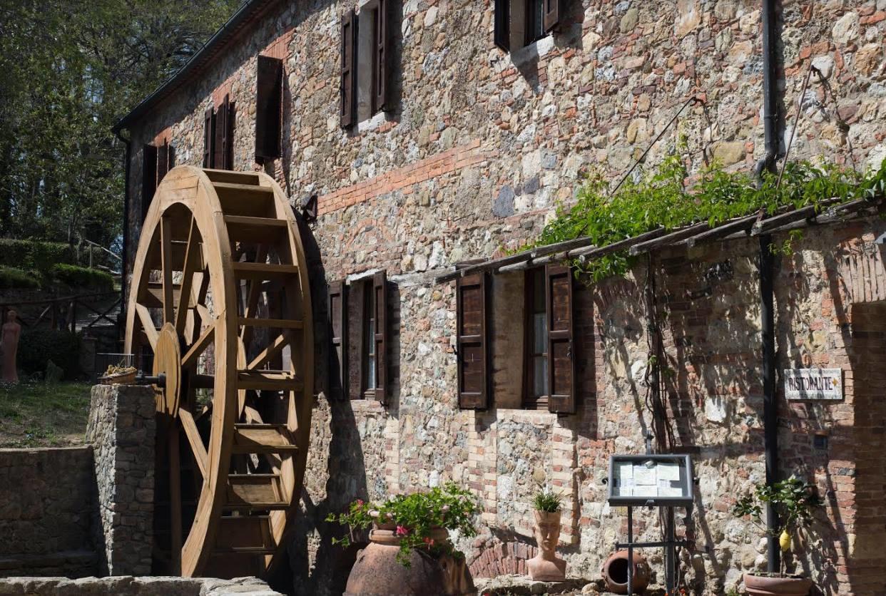 Agriturismo Il Mulino Delle Pile Киусдино Екстериор снимка