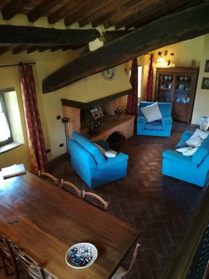 Agriturismo Il Mulino Delle Pile Киусдино Екстериор снимка